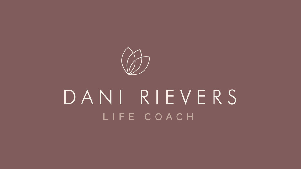 Dani Rievers Coach Logo